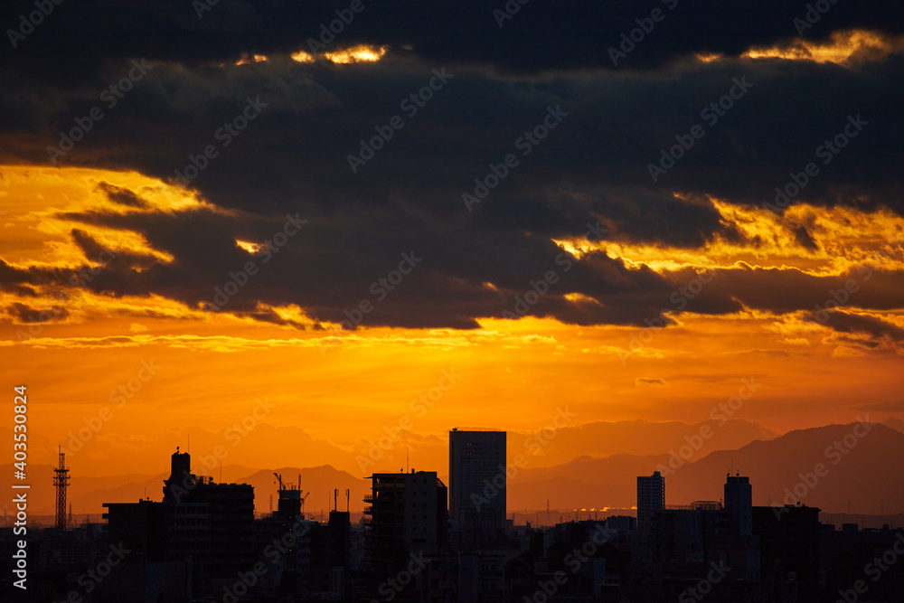 名古屋市上空の綺麗な夕焼けの風景