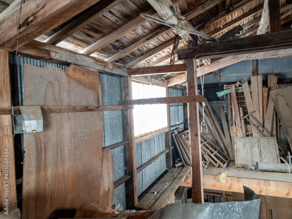 農家の古い倉庫 物置小屋 内部 農家の古い倉庫 物置小屋 内部