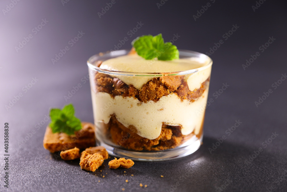 tiramisu cake with cream and biscuit tiramisu cake with cream and biscuit