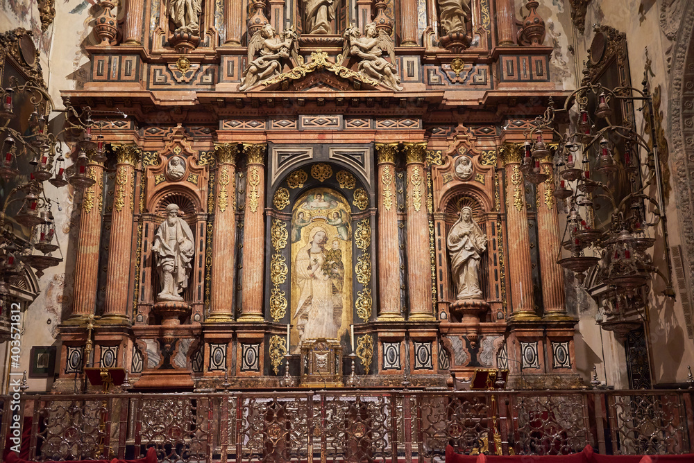 Obraz premium Seville, Andalusia, Spain, Euripe, Side chapel of the Virgen de la Antigua in the Cathedral of Seville