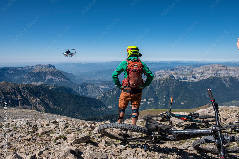 Helibike,  helicopter lifts for mountain bikers, Punta Suelza, 2972 metros, Huesca, Spain