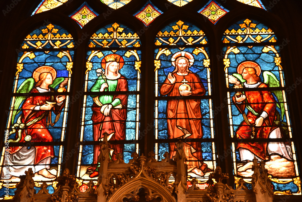 Vitraux de l'église Saint-Germain l'Auxerrois à Paris, France