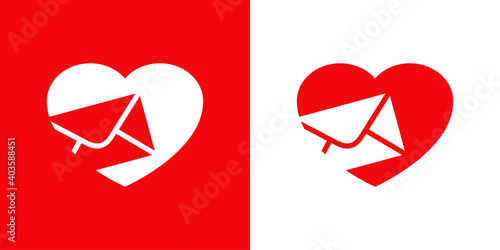 Felicitación por San Valentín. Logotipo corazón con sobre en espacio negativo en fondo rojo y fondo blanco