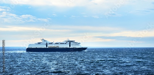 Quadro su tela Passenger ferry on the Baltic sea
