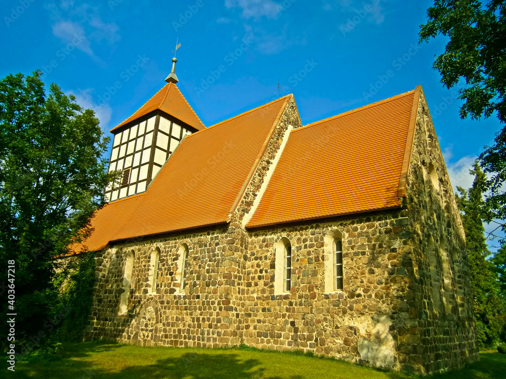 Evangelischen Kirche aus dem 13. Jahrhunderts Evangelischen Kirche aus dem 13. Jahrhunderts