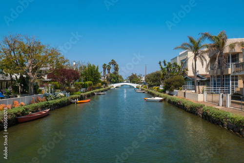 Beautiful view of Venice Beach canals in California © Eduardo Frederiksen
