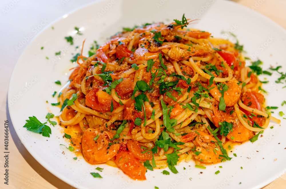 トマトソースのパスタと赤ワイン レストラン トマトソースのパスタと赤ワイン レストラン
