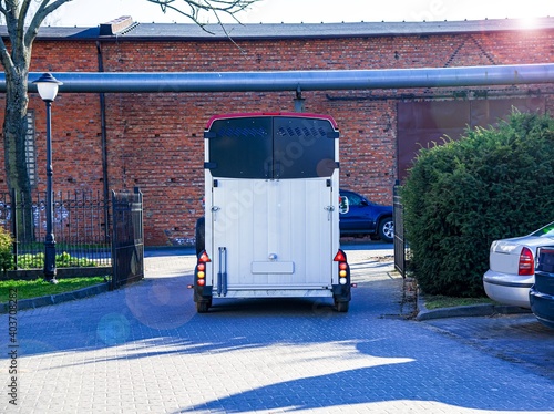 Obraz na płótnie Horse vehicle . Carriage for horses . Auto trailer w salonie