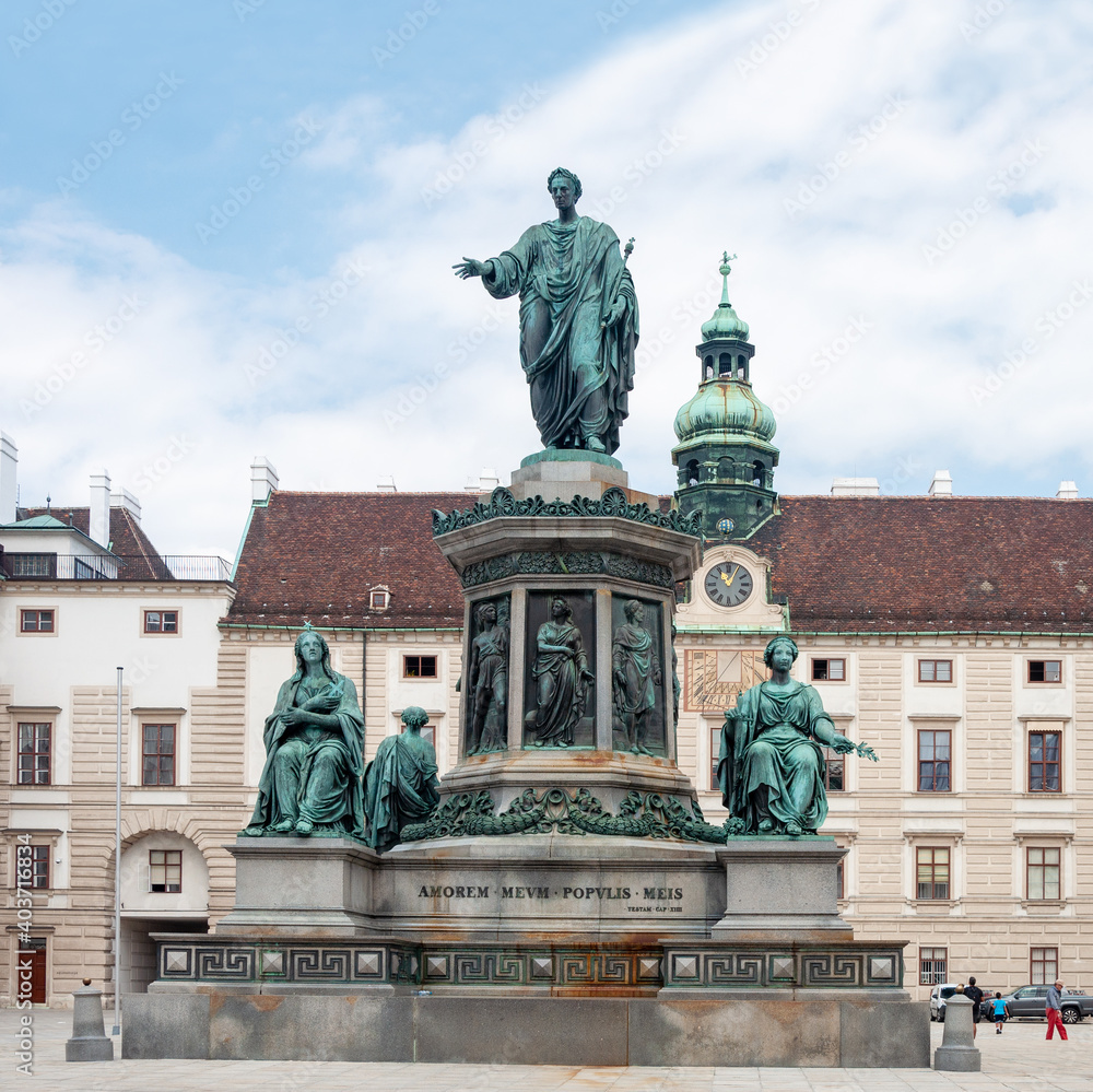 Fototapeta premium Monument to Kaiser Franz I in Hofburg, Vienna