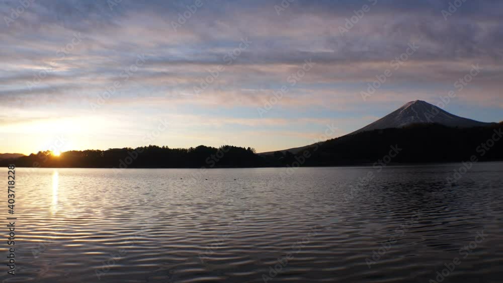 Sunrise and Mt. Fuji from Lake Kawaguchi Yamanashi Prefecture Japan 4k.mov 01/08/2021 Sunrise and Mt. Fuji from Lake Kawaguchi Yamanashi Prefecture Japan 4k.mov 01/08/2021