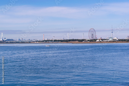 東京湾岸の葛西臨海公園と東京スカイツリー