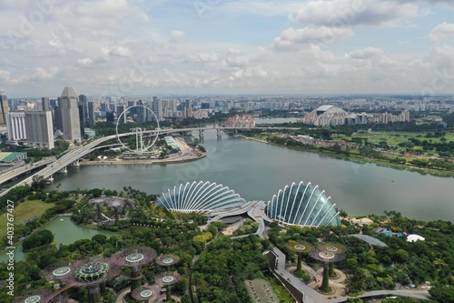 Obraz na płótnie Gardens by the Bay w salonie