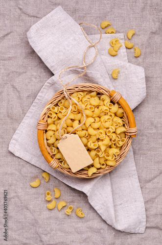 Dry yellow pasta