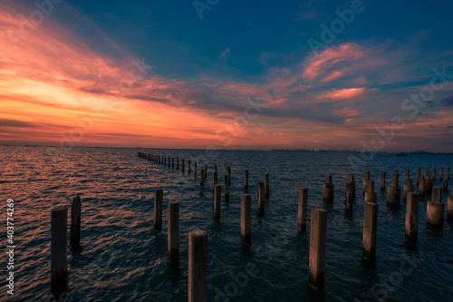 The background of the morning light, the wallpaper of the Twilight sky, the lake or the sea, is a natural beauty, seen between travel.