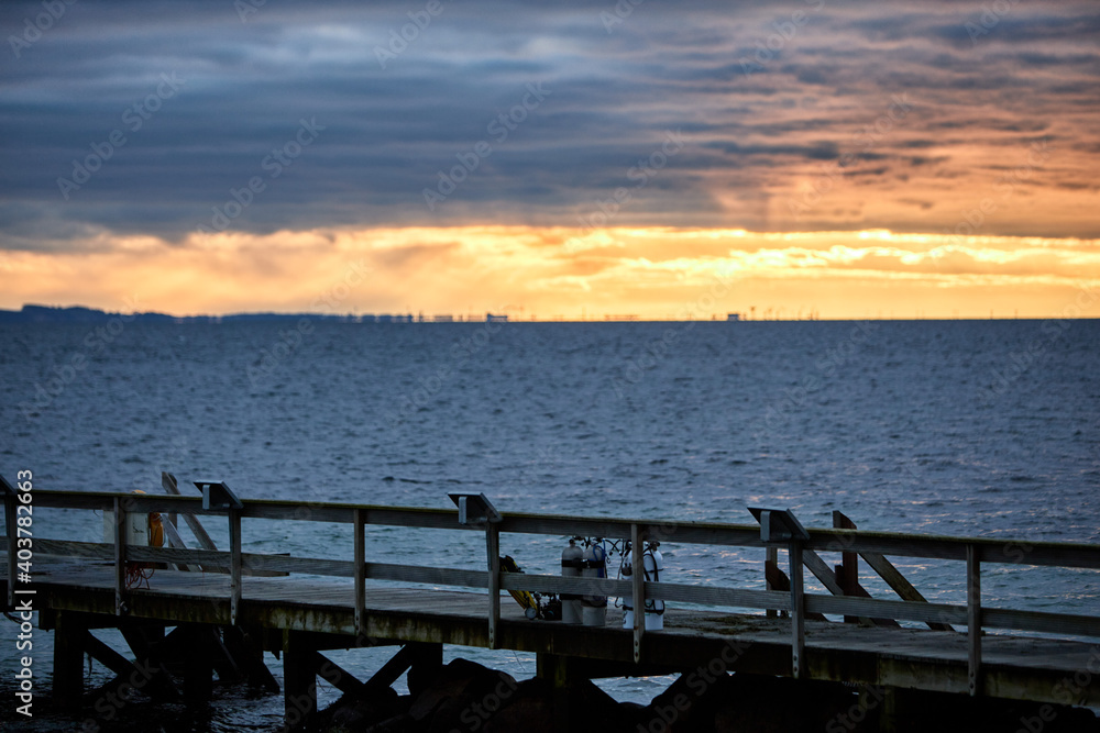 Obraz premium pier at sunrise