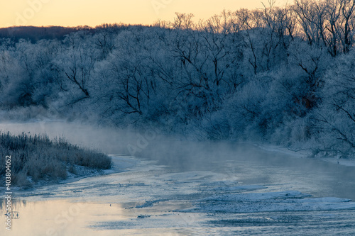 北海道冬の風景　阿寒郡鶴居村の樹氷と気嵐 © 英敏 松本