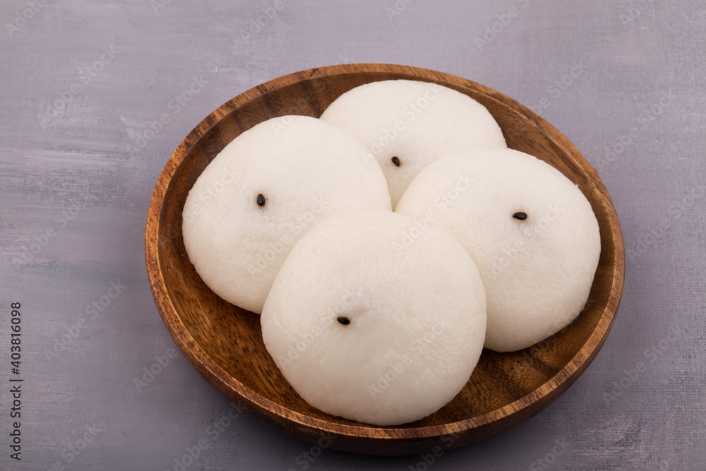 Jeungpyeon called sultteok, a piece of korea rice cake. Jeungpyeon called sultteok, a piece of korea rice cake.