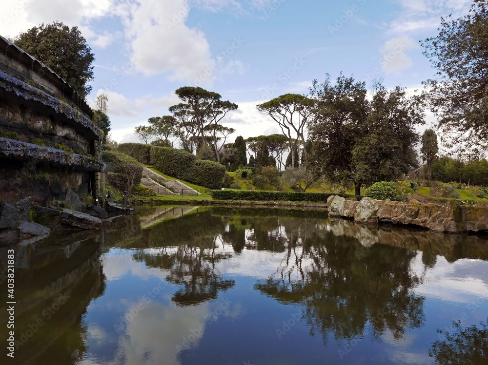 bel panorama dal giardino delle cascate all'eur, a roma