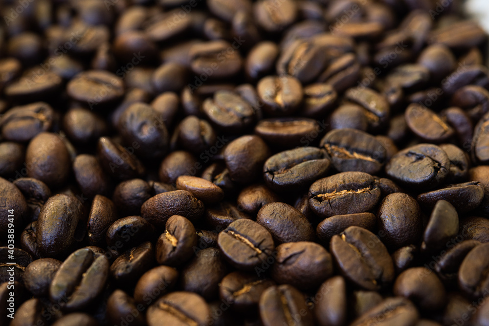 Fototapeta premium Medium roast coffee beans