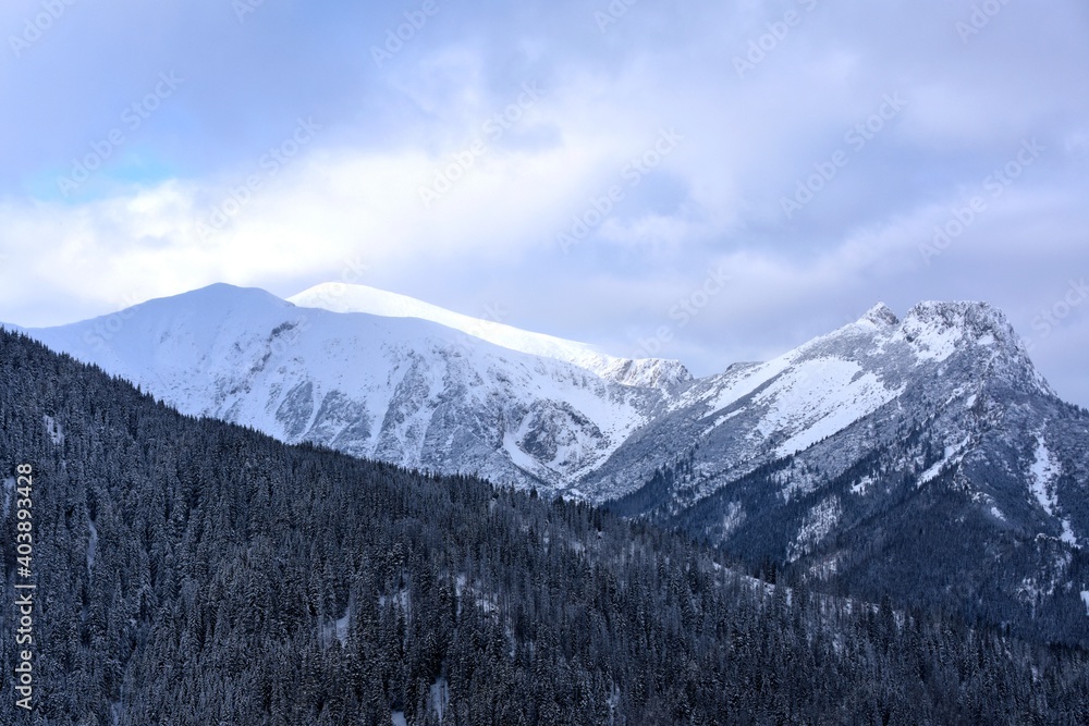 Tatry, trudne warunki na szlakach w górach Tatry, trudne warunki na szlakach w górach