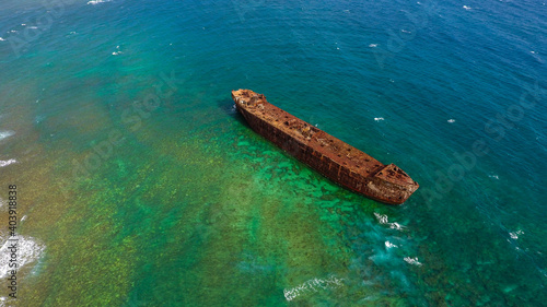 Aeria view of Shipwreck Beach，kaiolohia, Lanai island, Hawaii © youli