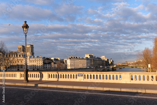 Fotografie Louis Philippe bridge in Paris city