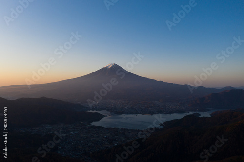 富士山の朝焼け ドローン空撮 河口湖