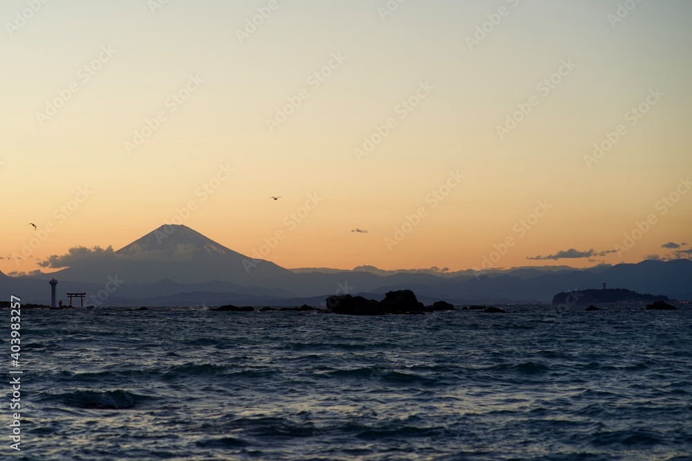 葉山の海の夕景

