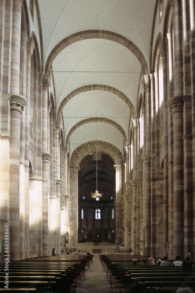 Das Mittelschiff des Doms zu Speyer
