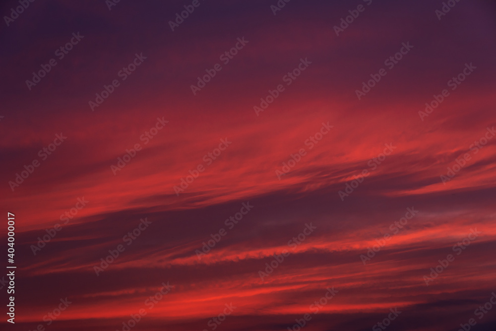 Obraz premium 夕焼けとたなびく雲