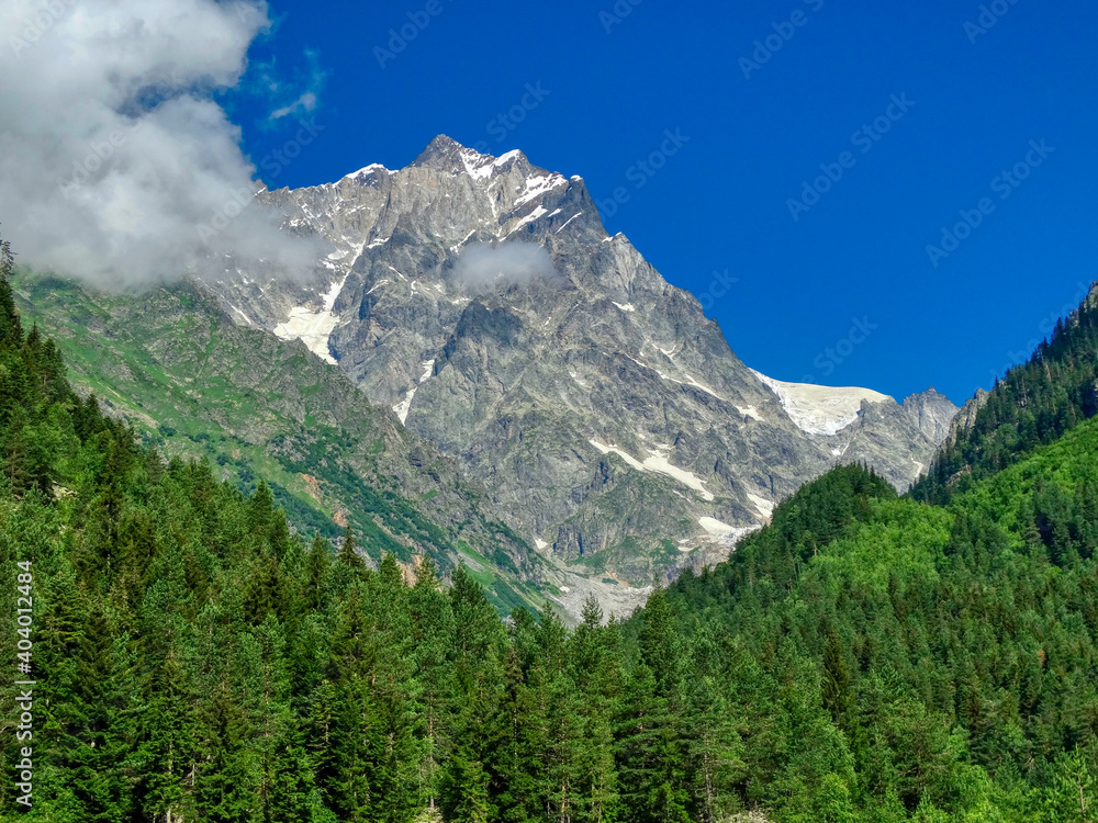 Majestatyczne szczyty Kaukazu