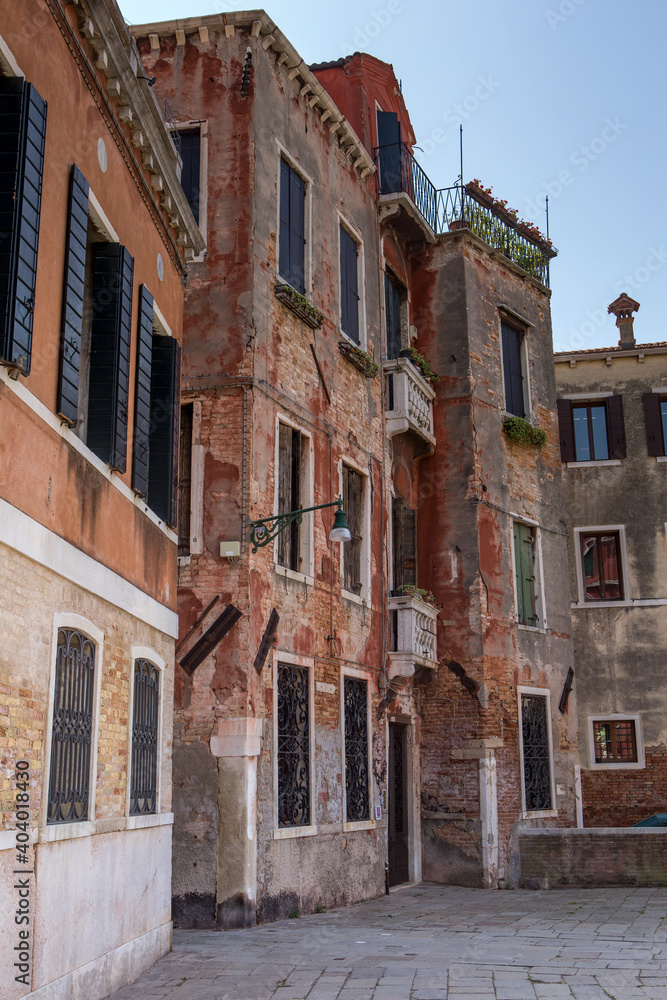 Maisons sur le Campo Sant'Anzolo, Venise