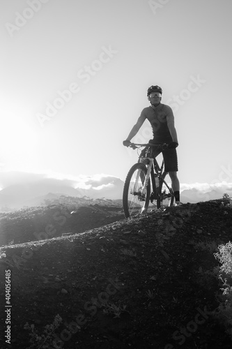 Fototapeta Naklejka Na Ścianę i Meble -  mountain biker portrait