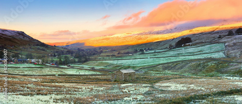 Obraz na plátně Panoramic Image of Mallerstang Valley near Kirkby Stephen, Yorkshire Dales National Park, England, UK