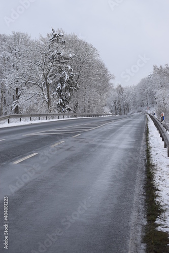 Strape durch die verschneite Eifel bei Barweiler photo