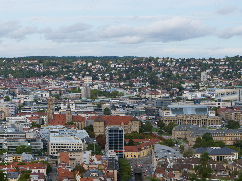 Panoramablick über das Stadtzentrum von Stuttgart, der Landeshauptstadt von Baden-Württemberg