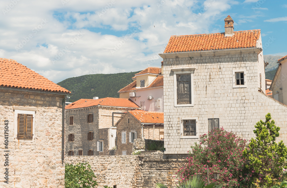 Obraz premium Houses in Budva old city center