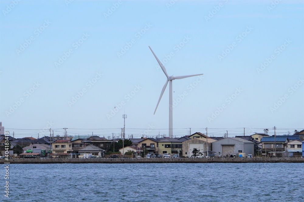 風力発電と茨城県神栖市の町並み（千葉県銚子市からの眺望）