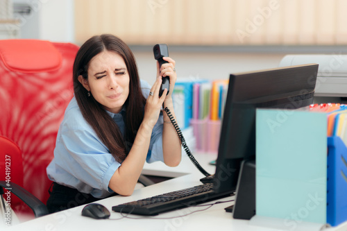 Quadro em tela Scared Employee Answering a Phone Call from her Angry Boss