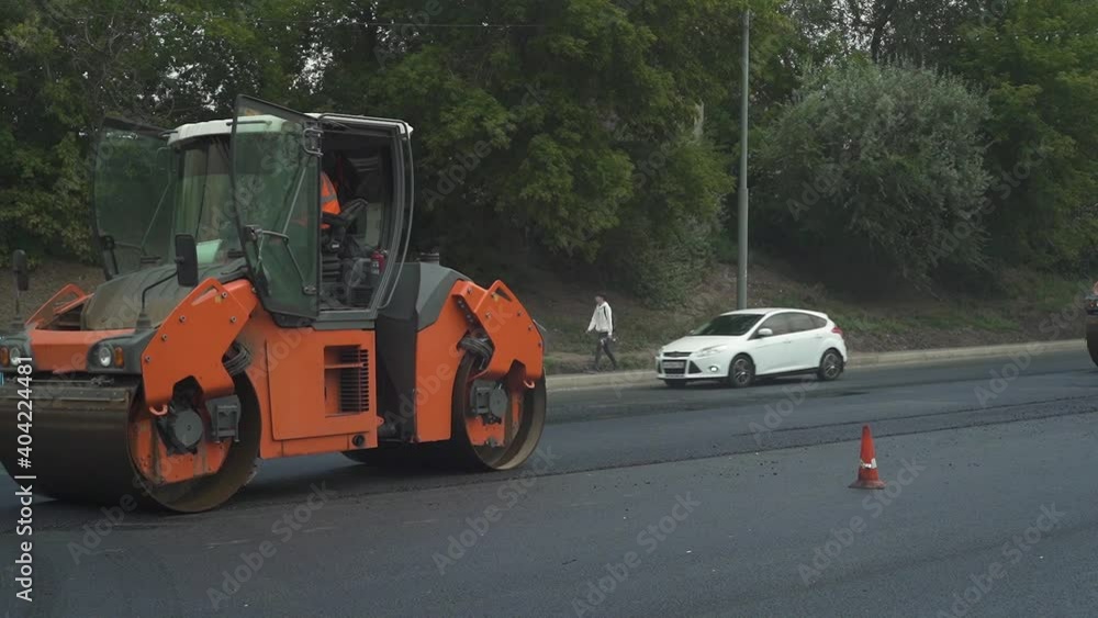 31.07.2020 Russia Orenburg road works are underway to lay asphalt 31.07.2020 Russia Orenburg road works are underway to lay asphalt