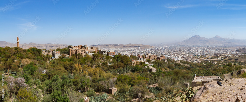 Fototapeta premium Panoramic view of Sana'a city from hilltop in Yemen