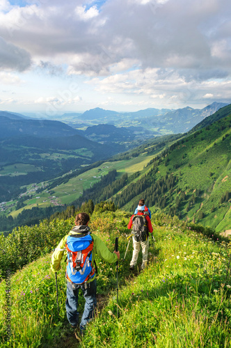 Bergwandern im sommerlichen Kleinwalsertal