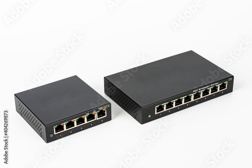 Tableau sur toile 5-port gigabit desktop switch and slower  8-port 10 or 100 Mbps Fast Ethernet sw