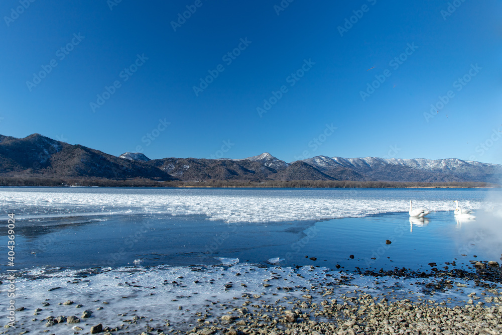 北海道　屈斜路湖の冬の風景