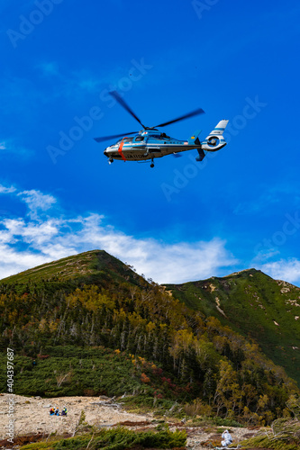 山岳救助ヘリ　ヘリコプターレスキュー