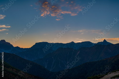 穂高連峰 槍ヶ岳 夕暮れ