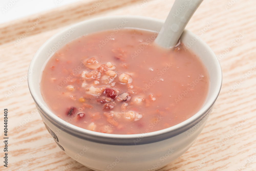On Laba Festival, people have the tradition of making Laba porridge On Laba Festival, people have the tradition of making Laba porridge