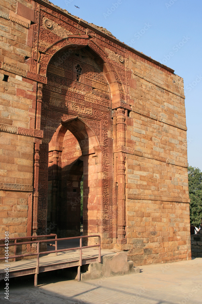 qutb minar in new delhi (india)