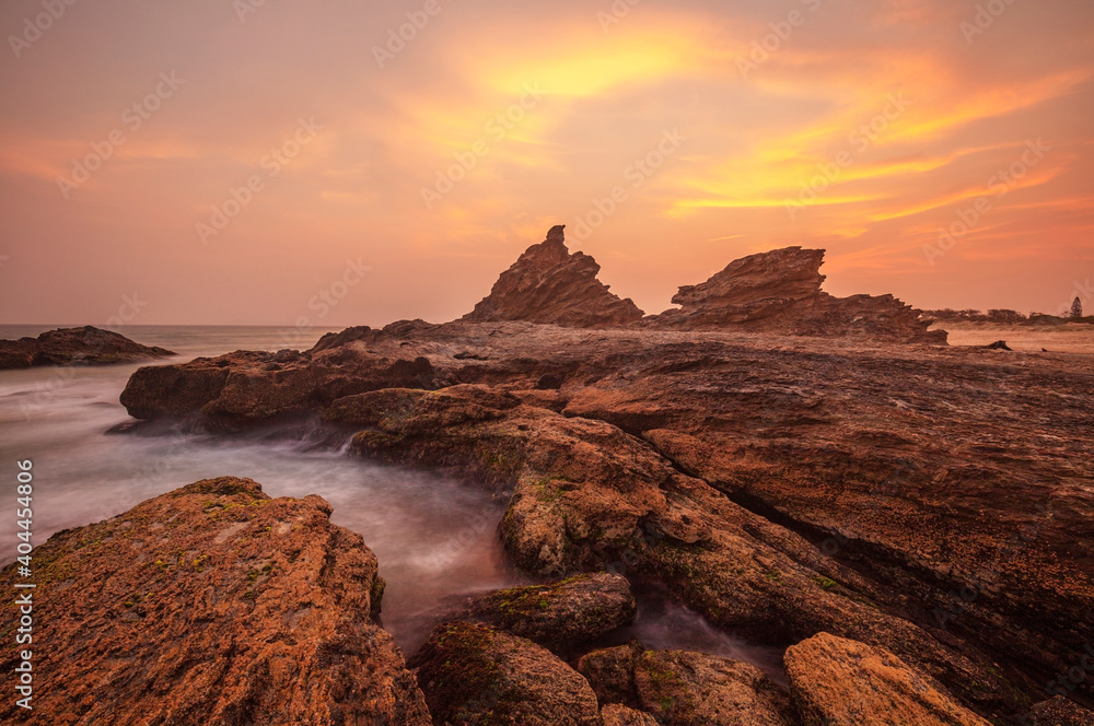 Ταπετσαρία Colourful smoke hazed sunset from resent bush fires ,over Wellington Rock