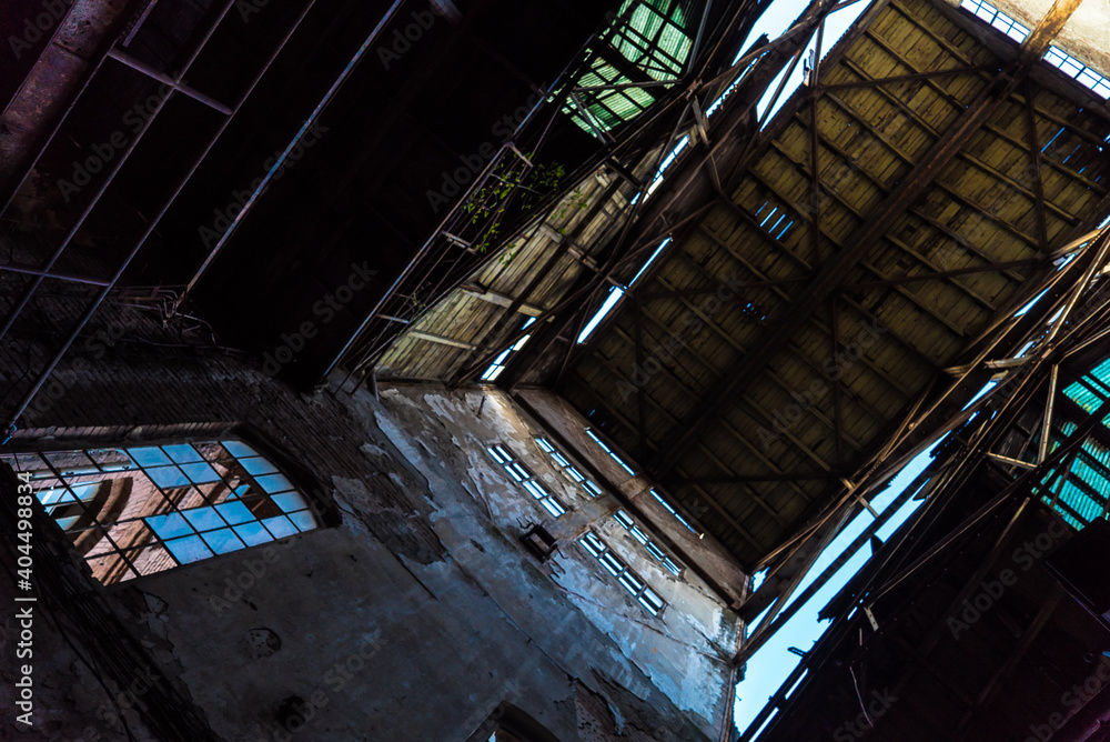Fabrica abandonada en afueras de Belgrado